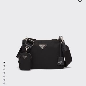 RARE!!! AUTHENTIC Double Zipper Prada Re-Edition 2000 Shoulder Bag Nylon Black